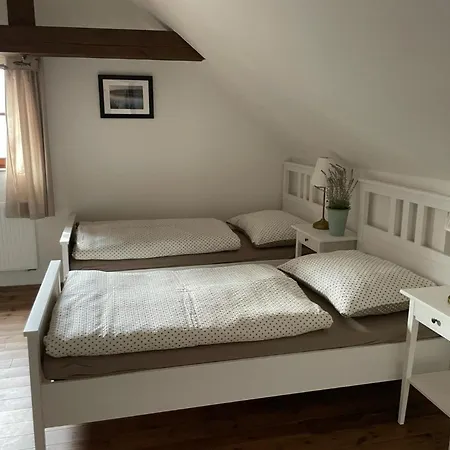 Rozmberk Hotel apartamentowy 3*